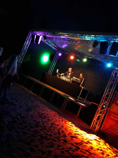 Eventtechnik / Bühne mit DJ